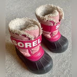 Sorel Girl’s Snow Commander Boots (Size 5)